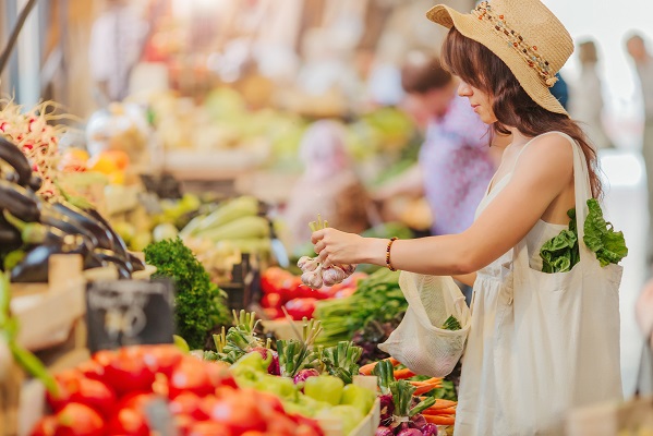 Venez voir le marché des Lices lors de votre séjour dans notre hôtel à Rennes