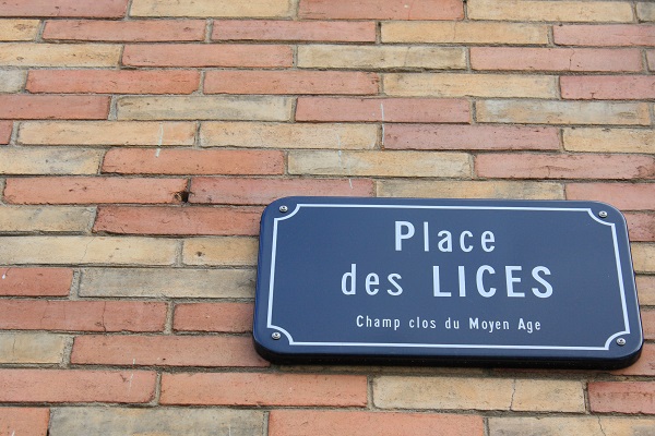 Profitez de votre séjour dans notre hôtel à Rennes pour voir la Place des Lices